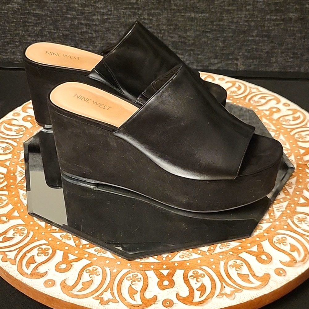 Nine West| Kelsawn Leather and Suede Wedge Size 9